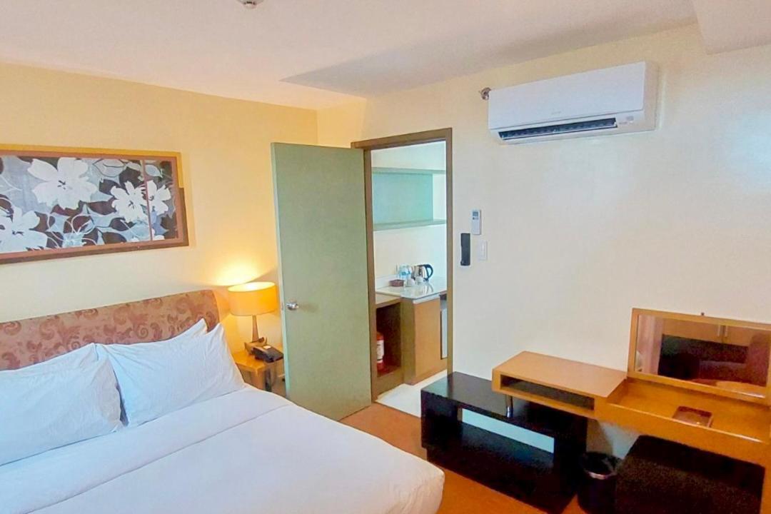 One Tagaytay Place Hotel Suites Official Account Tagaytay City Exterior photo